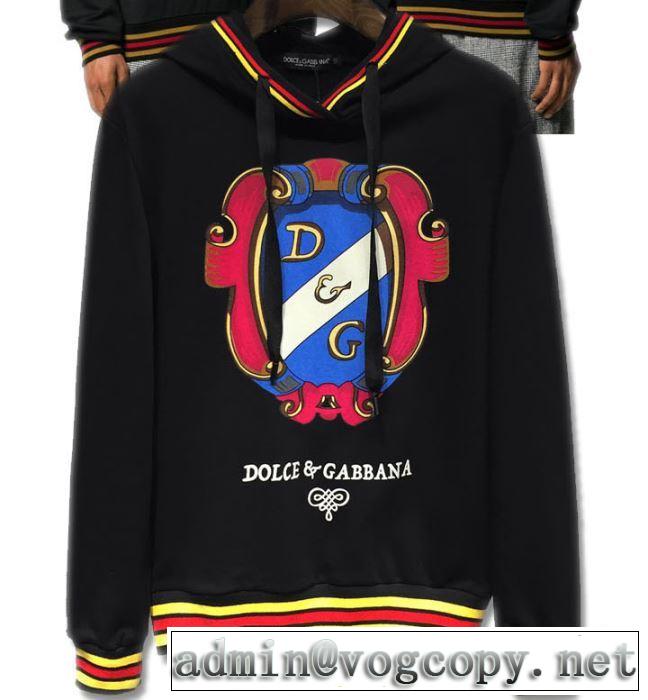 秋冬もちろん主役級 ドルチェ＆ガッバーナ 大人かわいい秋冬コーデを楽しみ  Dolce&Gabbana 2019秋のファッショントレンドはこれ パーカー