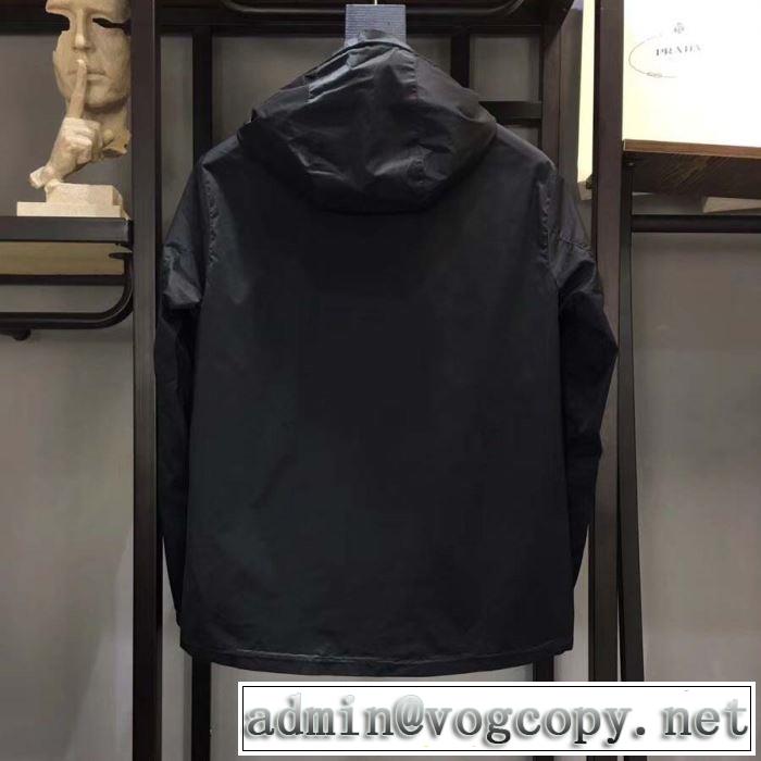 2019-20秋冬トレンドファッション 最新秋冬トレンドをチェック パーカー 絶対おさえるべきカラーと最新 フェンディ FENDI やっぱり優しい色