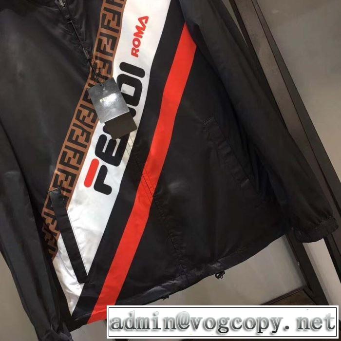 2019-20秋冬トレンドファッション 最新秋冬トレンドをチェック パーカー 絶対おさえるべきカラーと最新 フェンディ FENDI やっぱり優しい色