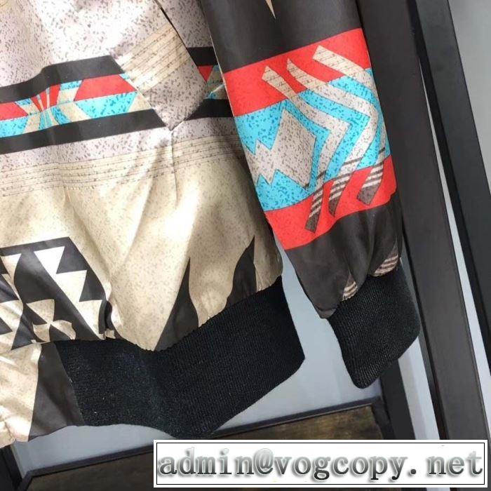 ハーフコート サイズのよさを感じる新作 フェンディ注目の秋ファッション一番  FENDI 秋にこれがはやりそう 2019秋冬トレンド押さえておきたい