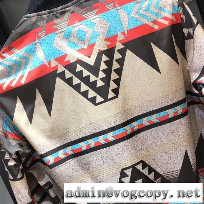 ハーフコート サイズのよさを感じる新作 フェンディ注目の秋ファッション一番  FENDI 秋にこれがはやりそう 2019秋冬トレンド押さえておきたい
