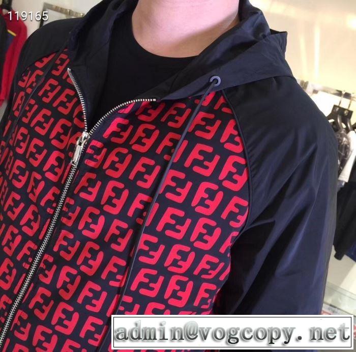一番おしゃれ秋冬トレンド フェンディ おしゃれさんはいち早く取り FENDI 秋ファションのトレンド ハーフコート 2019秋に注目したい