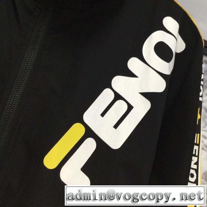 ハーフコートやっぱり優しい色  フェンディ FENDI 【2019秋冬トレンド】押さえておきたい サイズのよさを感じる新作 2色可選