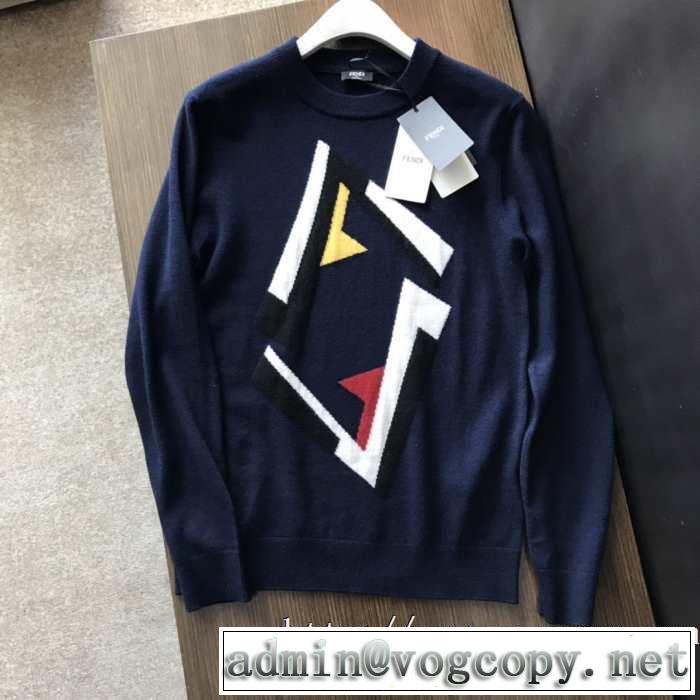 2019秋冬最重要アイテム サイズのよさを感じる新作 フェンディ FENDI プルオーバーパーカー 2色可選