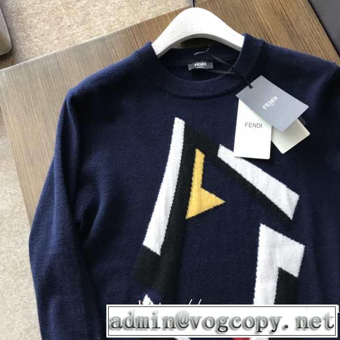 2019秋冬最重要アイテム サイズのよさを感じる新作 フェンディ FENDI プルオーバーパーカー 2色可選