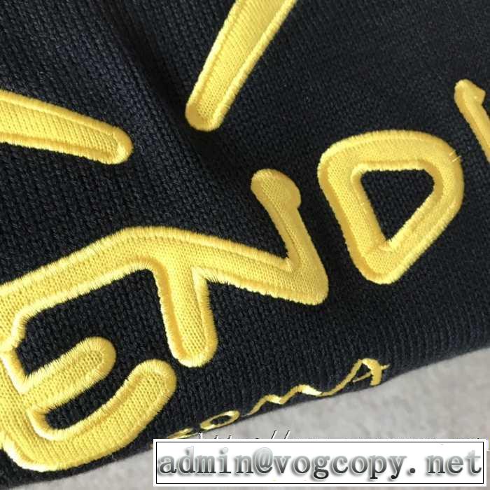 フェンディ FENDI プルオーバーパーカー 2色可選 秋冬ファッションコーディネート 2019秋に注目したい