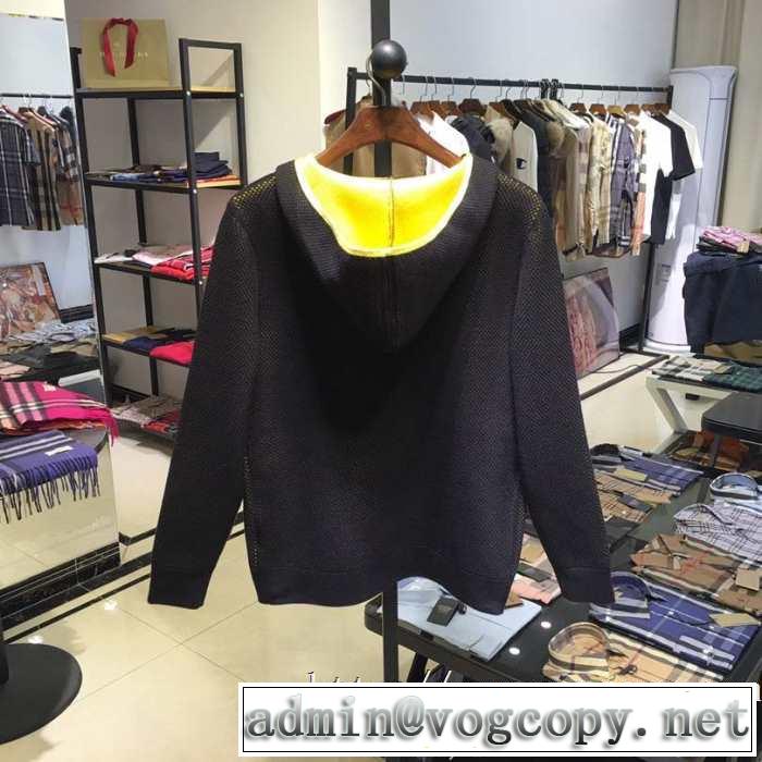 【最新】2019年秋冬のトレンド速報 フェンディ FENDI フード付きコート 寒い季節トレンド上品