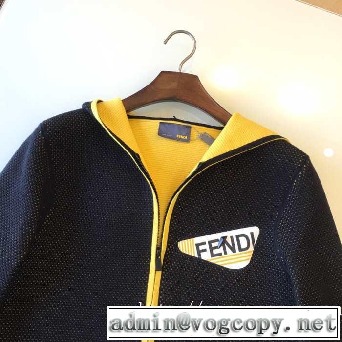 【最新】2019年秋冬のトレンド速報 フェンディ FENDI フード付きコート 寒い季節トレンド上品