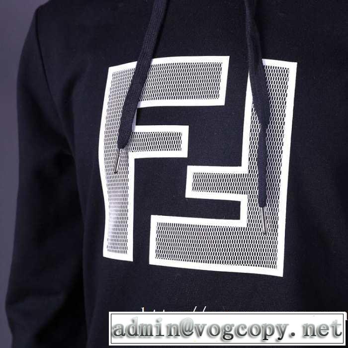 2019-20秋冬トレンドファッション 人気ファッション雑誌でも掲載 フェンディ FENDI パーカー