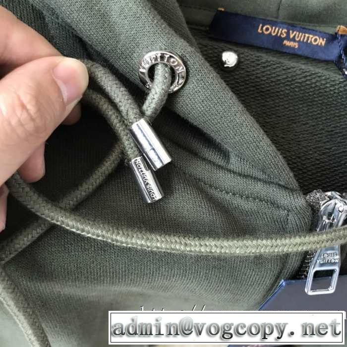 おしゃれ感度が高い秋冬トレンド 2019秋のファッショントレンドはこれ ルイ ヴィトン LOUIS VUITTON 上下セット