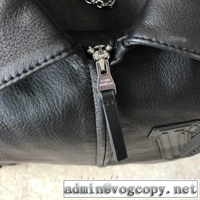 気になる2019年秋のファッション ルイ ヴィトン LOUIS VUITTON フェイクファー製のコート秋冬にお世話になる定番