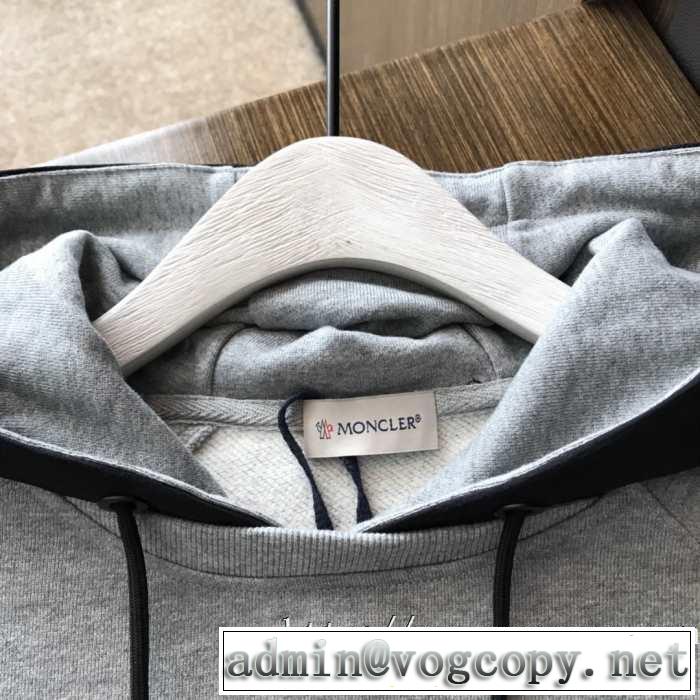 人気ファッション雑誌でも掲載 2019秋のファッショントレンドはこれ モンクレール MONCLER パーカー