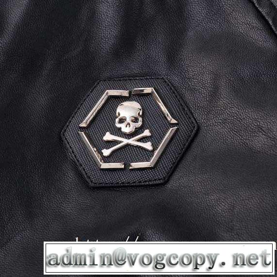 フェイクファー製のコート フィリッププレイン PHILIPP PLEIN 秋服コーデ2019年版 最新トレンドコーデおすすめ