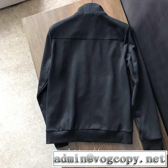 Pradaジャケット季節感のあるトレンド 新品 プラダ コピー 激安 メンズ カジュアルジップパーカー着こなし防寒性抜群