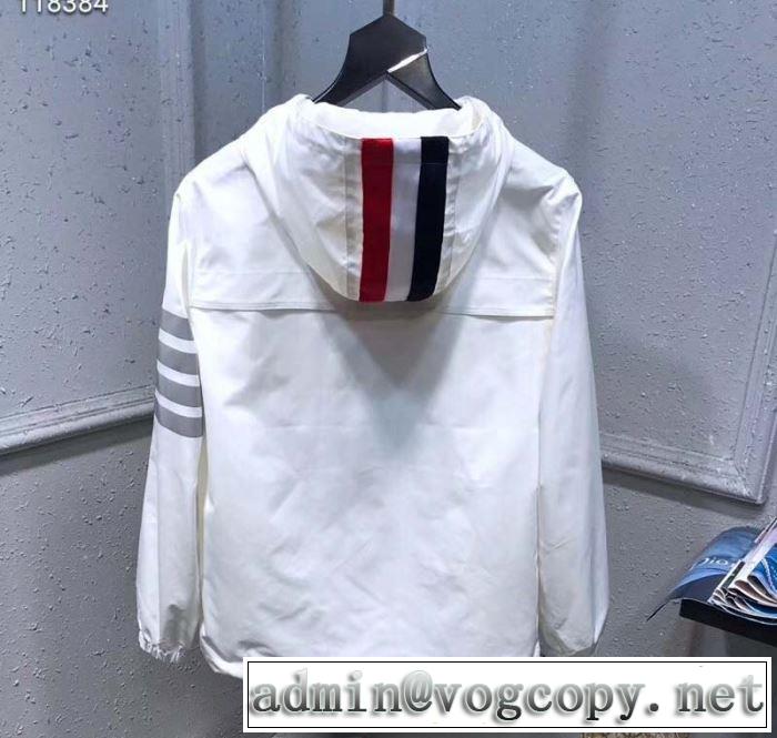 2019秋冬トレンド トムブラウン 服 通販 THOM BROWNEスウェット パーカー 軽い着心地 大人カジュアルスタイル コットン