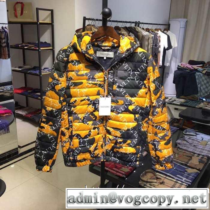 ヴァレンティノ 迷彩ダウン おすすめ 防寒性抜群VALENTINO コピー お洒落で秋冬注目トレンド ブランド 新作 オシャレ コーデ