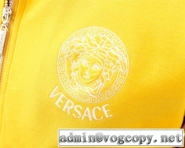 ヴェルサーチ最も目立ったブランド新品 VERSACE 上下セット 2019年最新ファッション