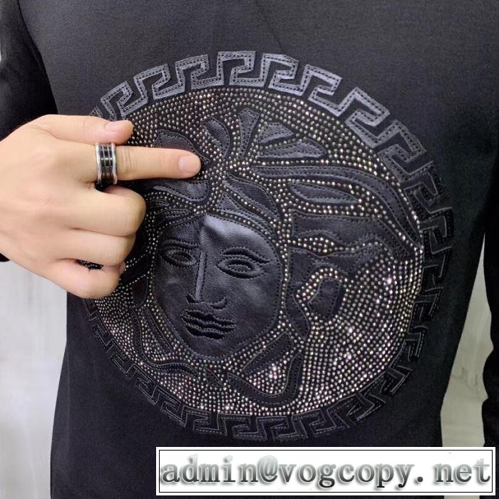 2019春夏トレンドアイテム ヴェルサーチVERSACE 上下セット 今季トレンドの限定アイテム