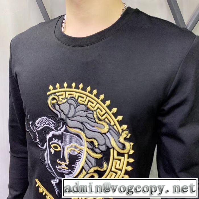 上下セット ヴェルサーチVERSACE 春夏の流行りトップス 2019年春夏のトレンドアイテム