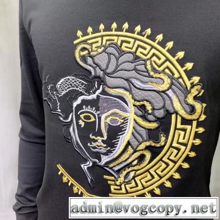 上下セット ヴェルサーチVERSACE 春夏の流行りトップス 2019年春夏のトレンドアイテム