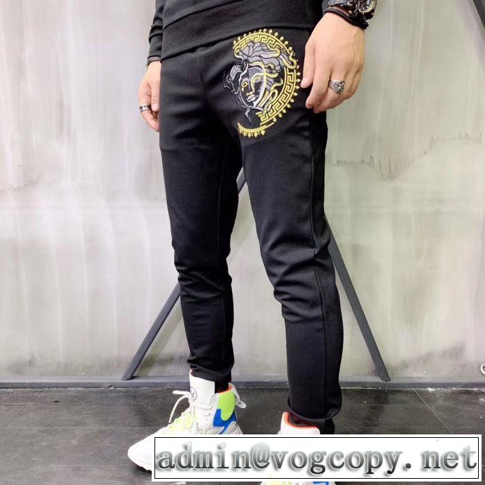 上下セット ヴェルサーチVERSACE 春夏の流行りトップス 2019年春夏のトレンドアイテム