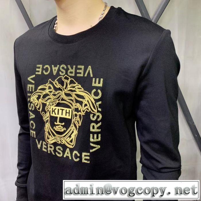 ヴェルサーチVERSACE 上下セット2019年の夏のマスト 今期のトレンド定番アイテム
