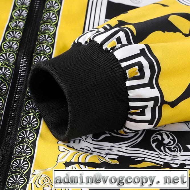【2019年】夏のファッション 一気にトレンド感満載な着こなし ヴェルサーチVERSACE ブルゾン