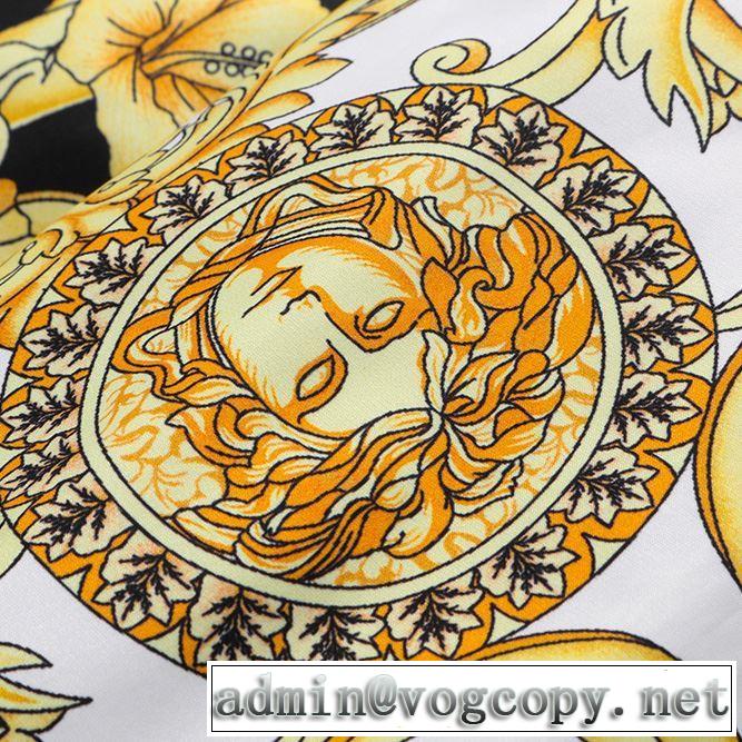 ぜひ今年のトレンドをチェック ヴェルサーチVERSACE ブルゾン 2019春夏の大注目トレンド