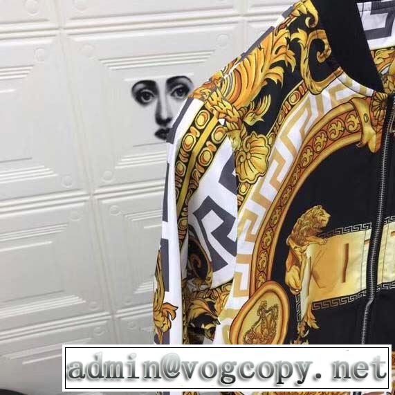 2019春夏の大注目トレンド 夏にぴったり限定アイテム ヴェルサーチVERSACE ブルゾン