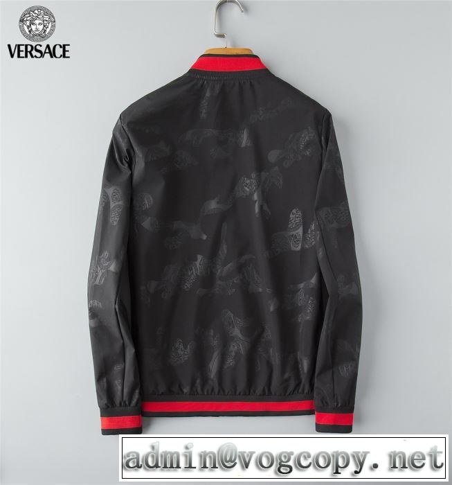 ブルゾン 一気にトレンド感満載な着こなし2019夏ファション新品  ヴェルサーチVERSACE