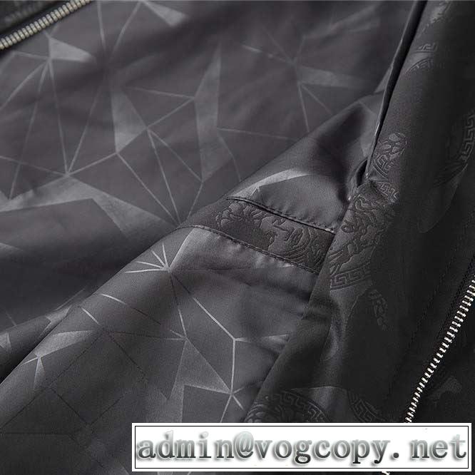 ブルゾン 一気にトレンド感満載な着こなし2019夏ファション新品  ヴェルサーチVERSACE