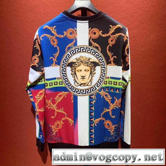 ヴェルサーチVERSACE プルオーバーパーカー 夏気分UP最新コレクション  2019春夏は人気定番