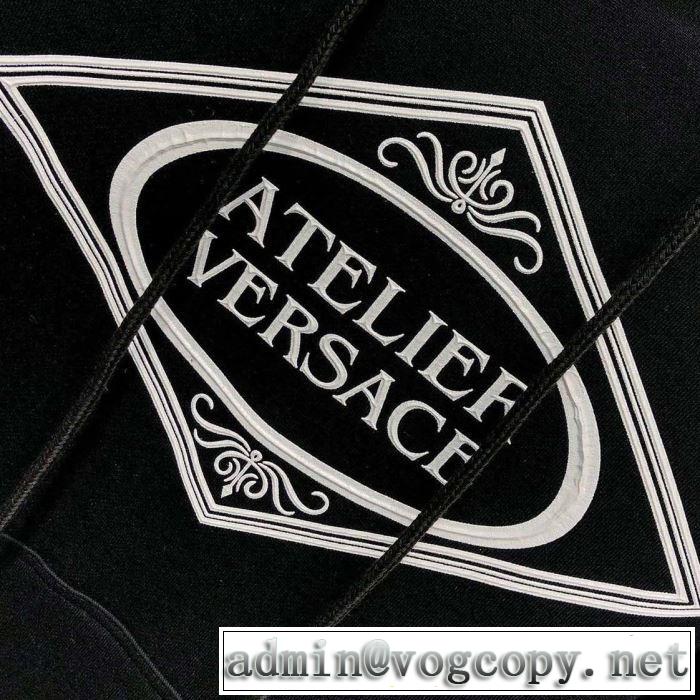 ヴェルサーチVERSACE パーカー 2色可選 2019春夏も引き続き人気セール 最新のトレンドブランド人気的