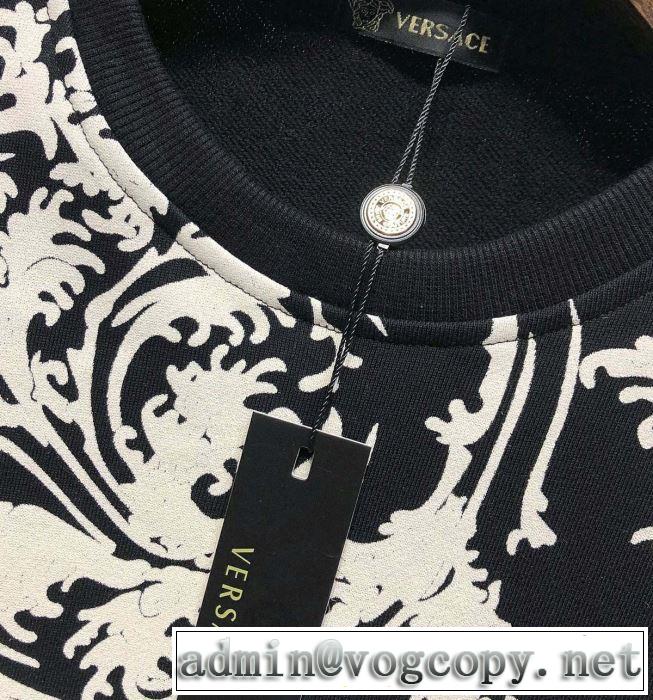 2色可選 プルオーバーパーカー 今季トレンドの限定アイテム2019夏ファション新品  ヴェルサーチVERSACE