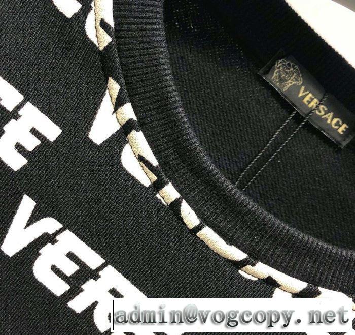 2019年の春夏に着たい ヴェルサーチVERSACE プルオーバーパーカー 2色可選 今シーズン人気のアイテム