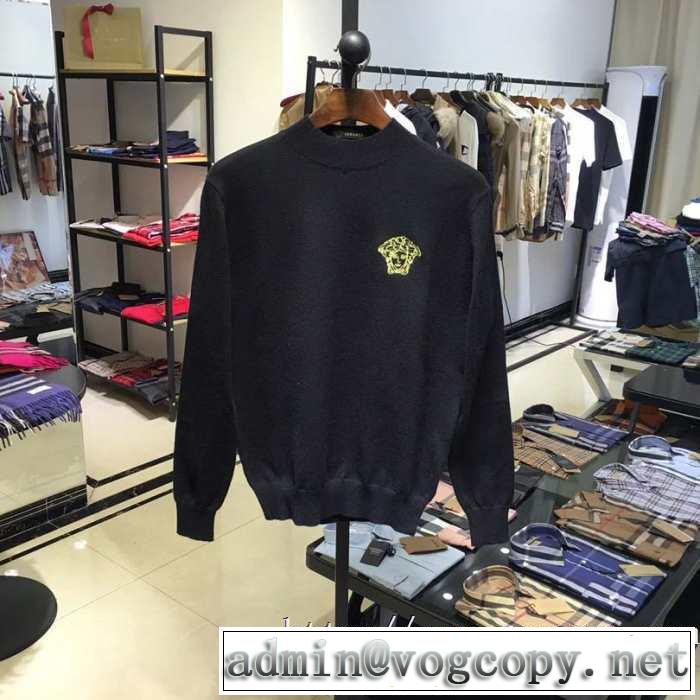 ヴェルサーチ VERSACE プルオーバーパーカー 3色可選 ファッショントレンドを早速チェック 2020秋冬流行ファション