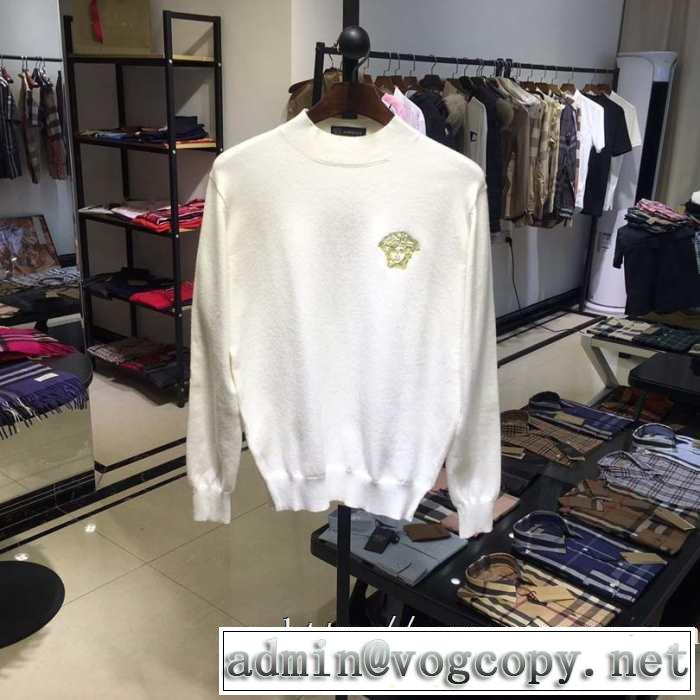 ヴェルサーチ VERSACE プルオーバーパーカー 3色可選 ファッショントレンドを早速チェック 2020秋冬流行ファション