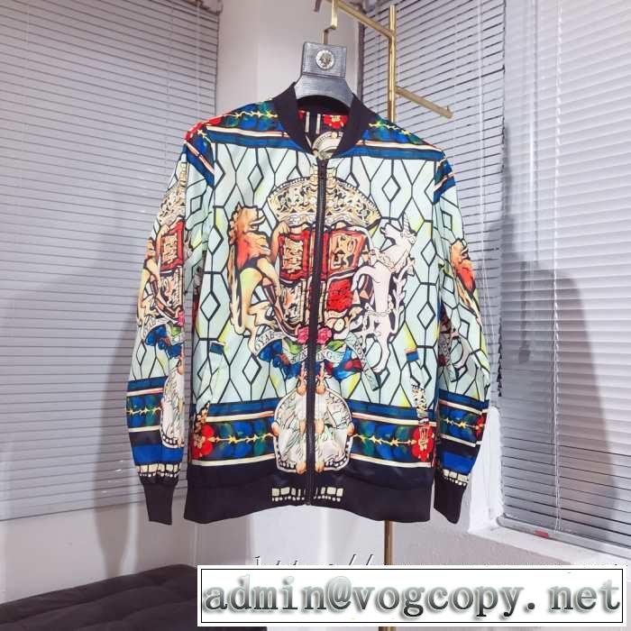 ブルゾン ヴェルサーチ VERSACE 着心地もなめらかで快適 最新秋冬トレンドをチェック！2019-20秋冬