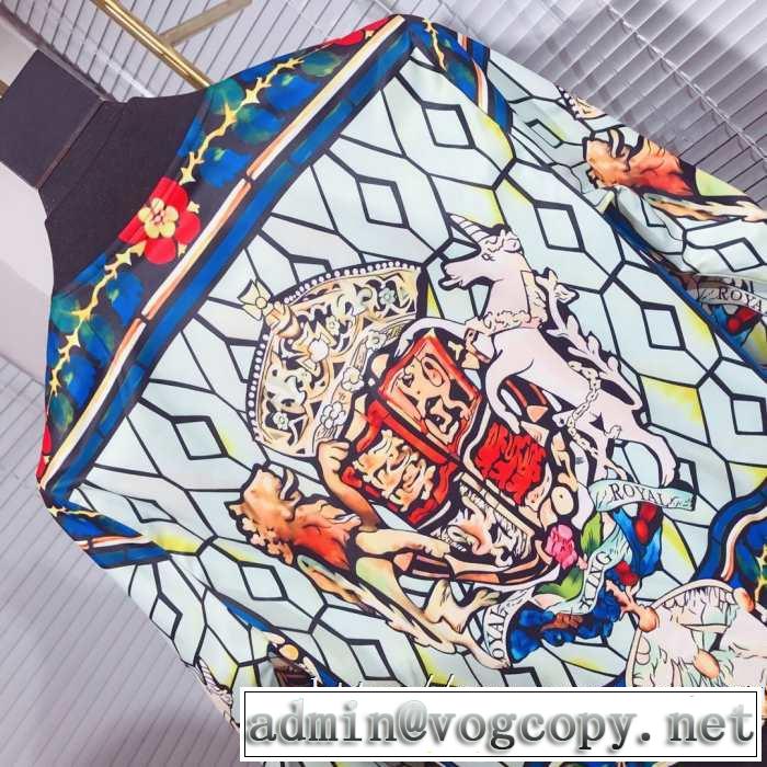 ブルゾン ヴェルサーチ VERSACE 着心地もなめらかで快適 最新秋冬トレンドをチェック！2019-20秋冬