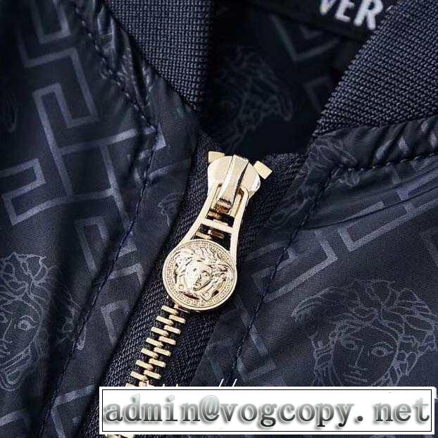 2色可選 ブルゾン 2019秋冬最重要アイテム 絶対おさえるべきカラーと最新 ヴェルサーチ VERSACE