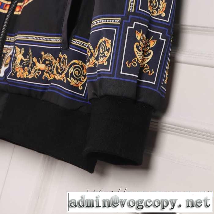 ヴェルサーチ VERSACE ブルゾン 2019秋冬最重要アイテム 人気ファッション雑誌でも掲載