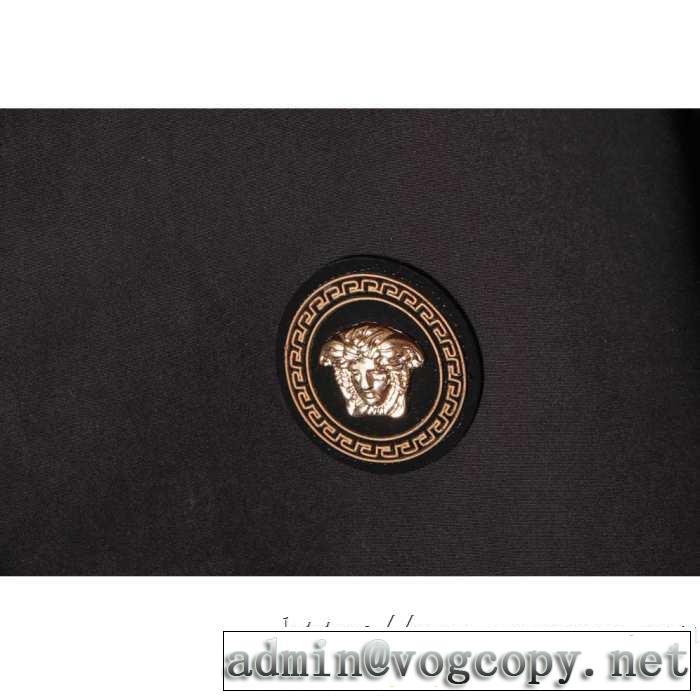 ヴェルサーチ VERSACE ブルゾン おしゃれに秋を迎えるために 2019-2020秋冬のファッション