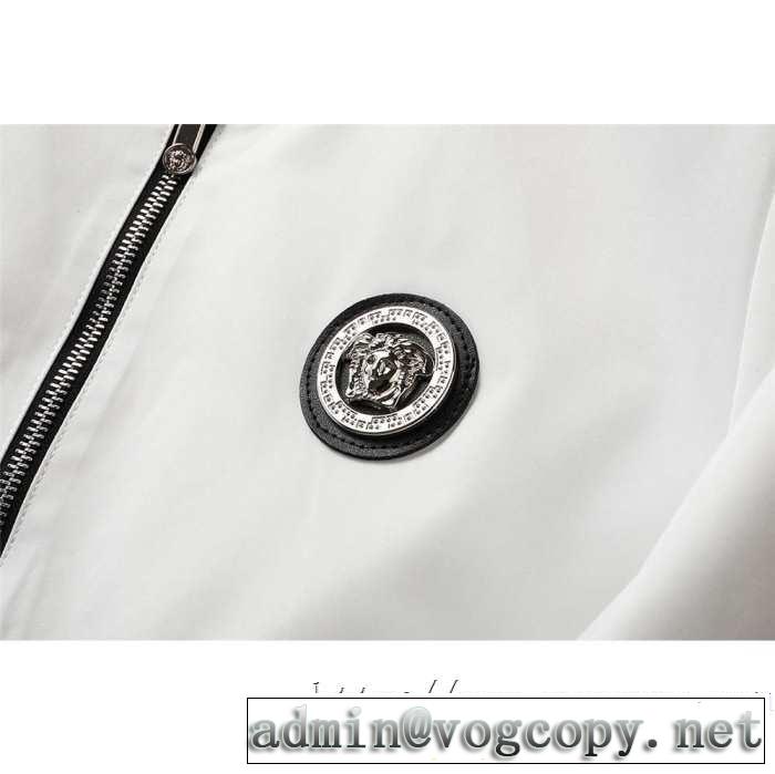 秋にはやる最新作を先取り 2019トレンドファッション新品 ヴェルサーチ VERSACE ブルゾン 2色可選