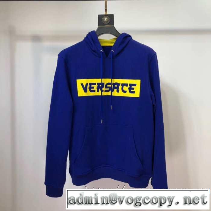 ヴェルサーチ VERSACE パーカー 今年の秋冬のトレンド激安セール 【2019秋冬トレンド】押さえておきたい