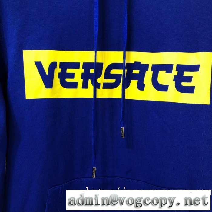 ヴェルサーチ VERSACE パーカー 今年の秋冬のトレンド激安セール 【2019秋冬トレンド】押さえておきたい