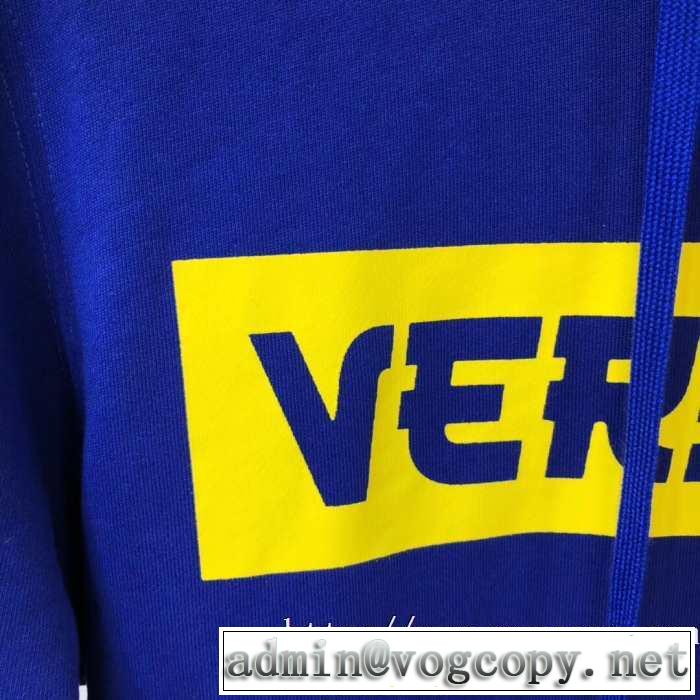 ヴェルサーチ VERSACE パーカー 今年の秋冬のトレンド激安セール 【2019秋冬トレンド】押さえておきたい