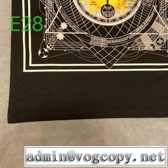 半袖Tシャツ エレガントな雰囲気 ジバンシー GIVENCHY おしゃれな人が持っている