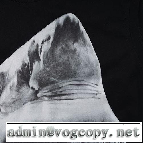 ジバンシーコーデの完成度を高める  GIVENCHY スタイルアップ 半袖Tシャツ 2020モデル