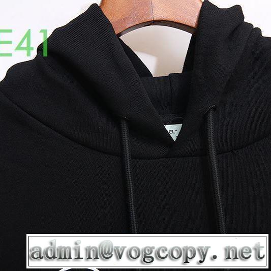 世界共通のアイテム  Off-White 限定アイテムが登場 オフホワイト パーカー 20新作です