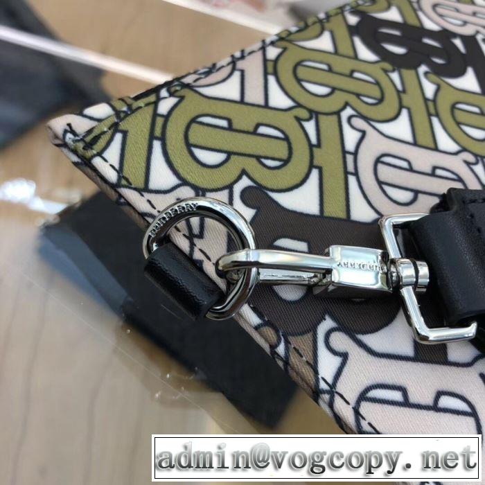 価格も嬉しいアイテム  ポーチ   手頃価格でカブり知らず バーバリー BURBERRY